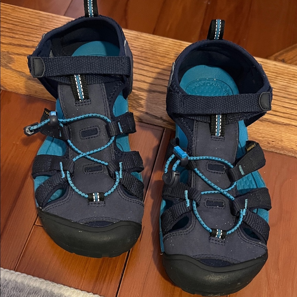 Keen Kids Black and Teal Sandals